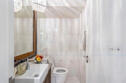 Hillcrest Villa (D11), Terrace #450824251